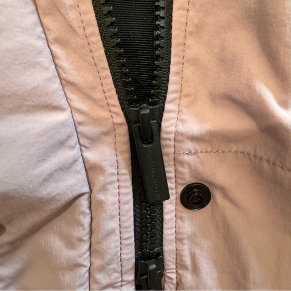 Canada Goose Davie Windbreaker Zip Up Rain Jacket in Ash Purple - Picture 7 of 11